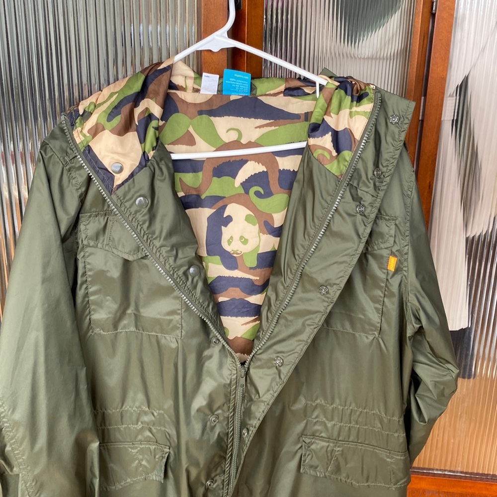 Enjoi men’s forest green windbreaker, size M.